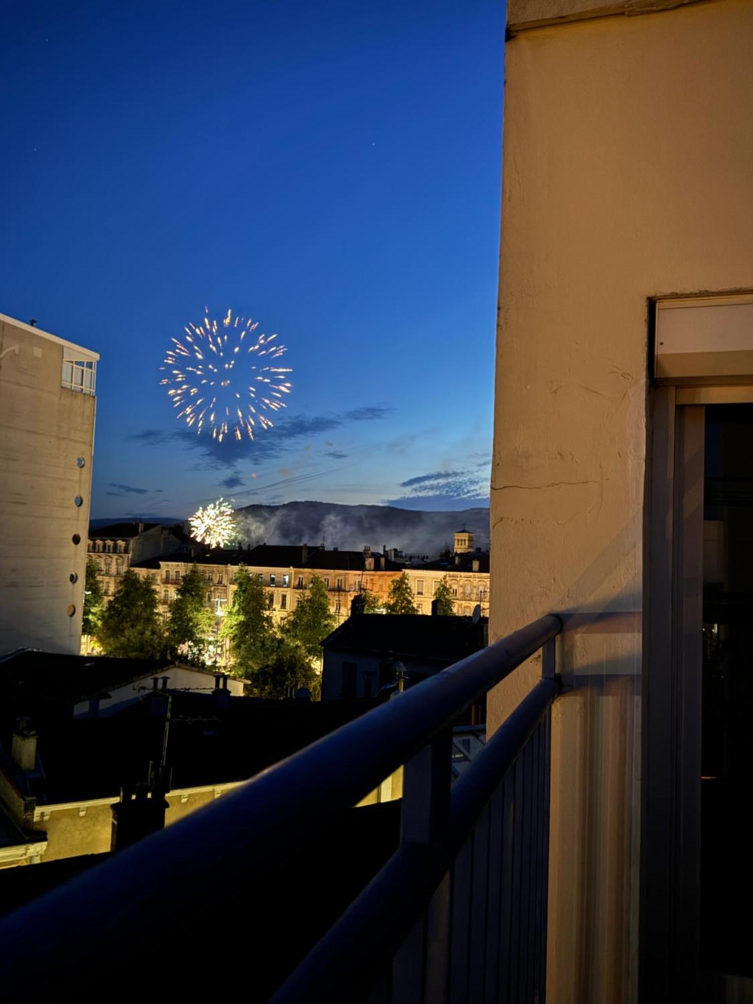 Appartement Terrasse Au Coeur De Valence 54 Kültér fotó